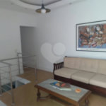 Sobrado espaçoso e bem localizado