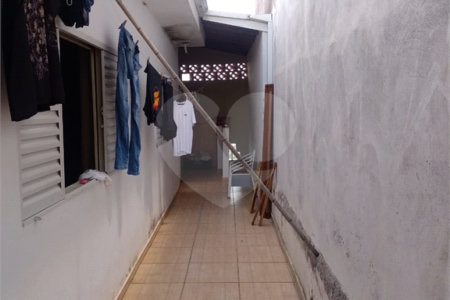 Casa térrea para venda, com 3 dormitórios, sendo 1 suíte.