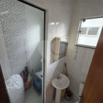 Casa térrea à venda no Douradinho com 2 quartos e edícula com mais dois quartos e 2 banheiros.