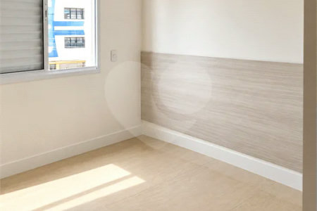 Apartamento de 130 m² no Jardim do Mar, com 3 suítes, 4 banheiros, varanda gourmet, 2 vagas e condomínio completo com piscina aquecida e lazer.