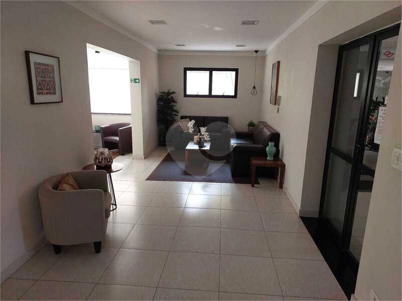 APARTAMENTO COM 125 M2 3 DORMITORIOS, SALA E COZINHA AMPLAS E 3 VAGAS DE GARAGEM. À VENDA EM SANTANA