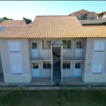 Indaiatuba - Sp - Vila Vic Florença - R$ 290.000,00 - Apartamento de 48m²,, no andar de cima, dois quartos, um banheiro, cozinha e sala, uma vaga de garagem. Condomínio fechado. Apartamento está do jeito que foi entregue . Area de lazer no condominio - Área do condomínio: Churrasqueira