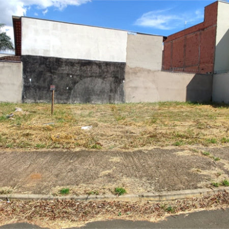 Terreno à Venda em São Carlos, no bairro Parque dos Flamboyants