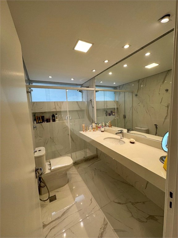 Apartamento à venda com 2 quartos e 3o reversível, no Baixo Jardins