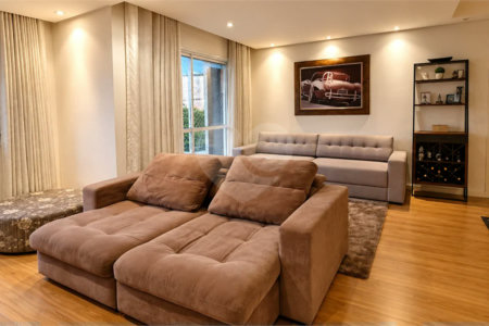 Apartamento com 3 dormitórios, 1 suíte, sala ampliada, varanda gourmet, planejados e 2 vagas. Condomínio com lazer completo e ótima localização em São Bernardo do Campo.