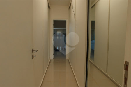 Casa à venda com 4 suítes no condomínio Figueira Gardn, Atibaia - SP