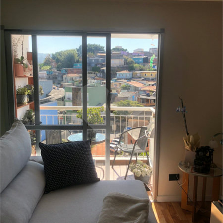 Apartamento à venda com 3 quartos, sendo 1 suíte, em Jardim Mariliza, São Paulo, SP