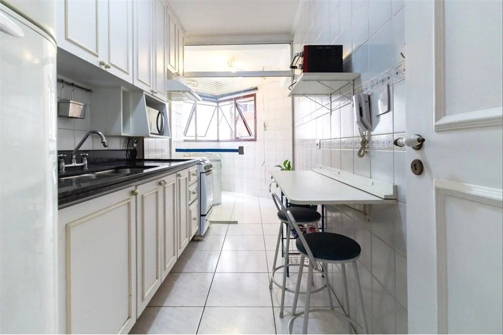 Apartamento à venda com 3 quartos, sendo 1 suíte, em Vila Hamburguesa, São Paulo, SP