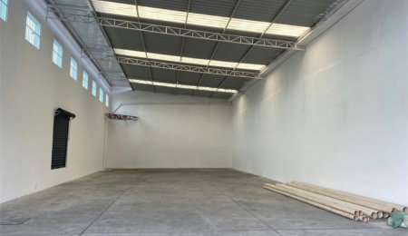 Salão Comercial para alugar em Vila das Acácias, Poá, SP