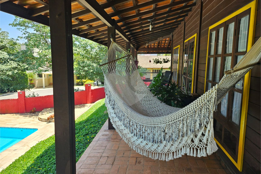 Casa à venda com 4 quartos, sendo 3 suítes, no condomínio Residncial Euroville, Carapicuíba - SP