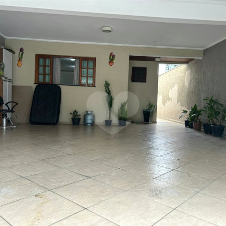 Casa à venda com 3 quartos, sendo 1 suíte, em Jardim Imperador, Suzano, SP