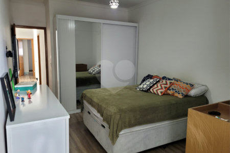Sobrado à venda com 3 quartos, sendo 1 suíte,  em Vila Marari, São Paulo, SP