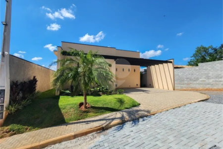 Casa à venda com 3 quartos, sendo 1 suíte, no condomínio Consoli Residencial, Atibaia - SP