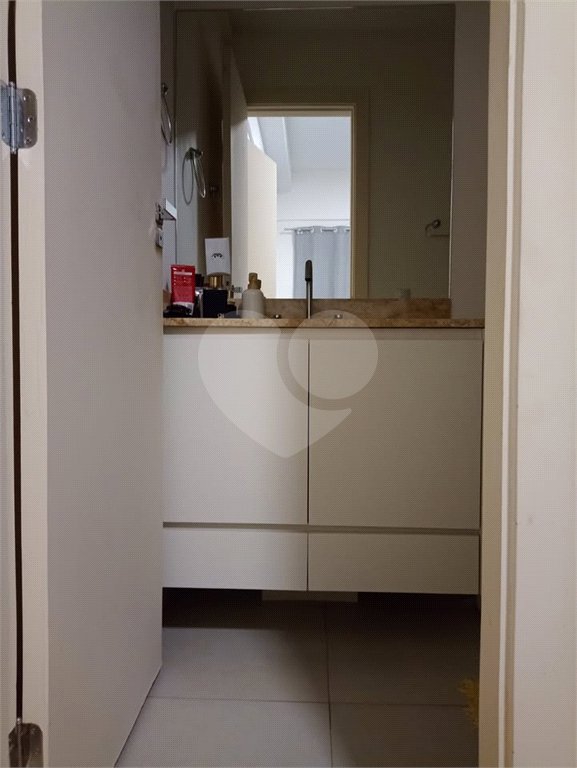 Apartamento à venda ou para alugar com 1 quarto em Granja Viana, Cotia, SP