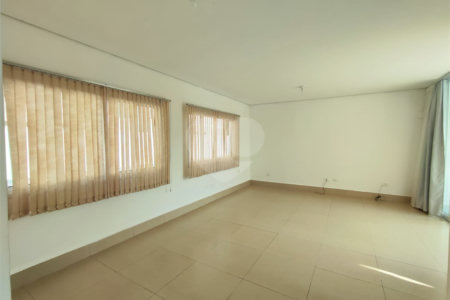 Casa de Vila à venda com 3 quartos, sendo 1 suíte, em Loteamento Jardim Morumbi, Atibaia, SP