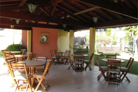 Casa à venda com 3 quartos, sendo 1 suíte, no condomínio Residencial Grape Village, Vinhedo - SP