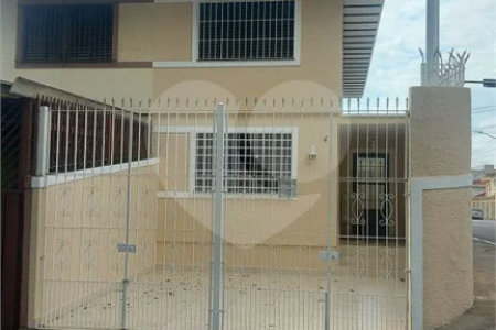 Sobrado à venda com 3 quartos, sendo 1 suíte, em Parque Vitória, São Paulo, SP