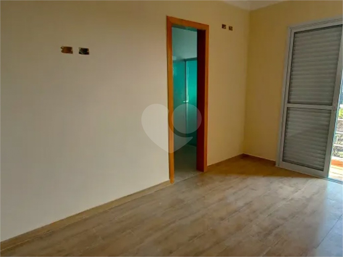 Sobrado à venda ou para alugar com 3 suítes em Vila Pedra Branca, São Paulo, SP