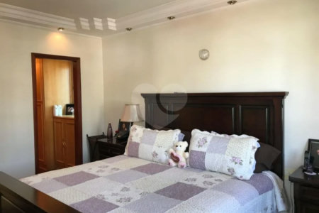Sobrado à venda com 7 quartos, sendo 6 suítes, em Jardim Franca, São Paulo, SP