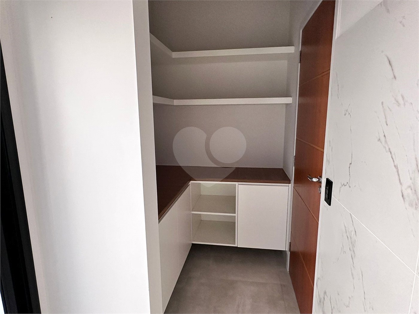 Casa à venda com 3 suítes no condomínio Residencial Central Parque, Salto - SP
