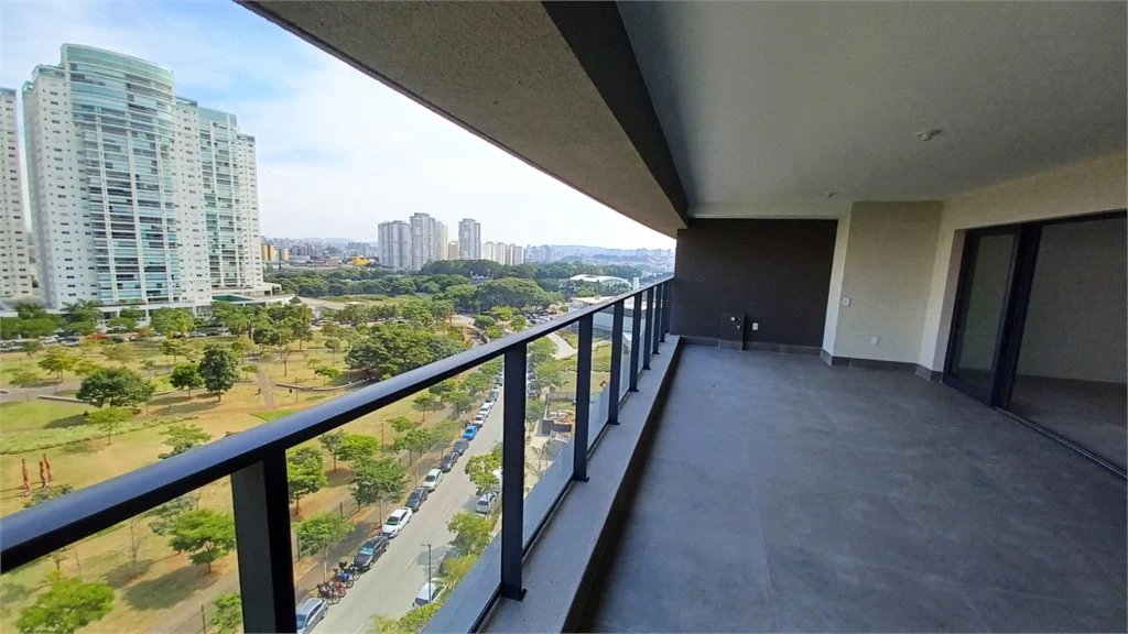 Apartamento à venda com 4 quartos, sendo 3 suítes, em Água Branca, São Paulo, SP
