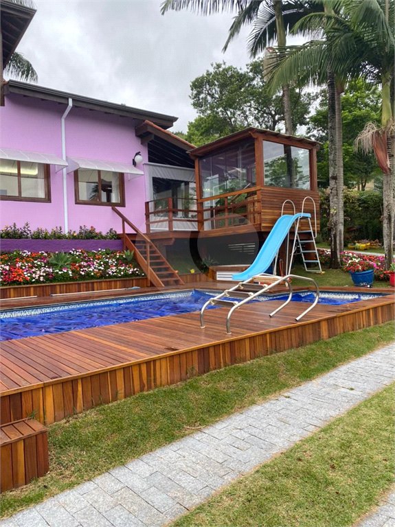 Casa à venda com 7 suítes no condomínio Capela do Barreiro, Itatiba - SP