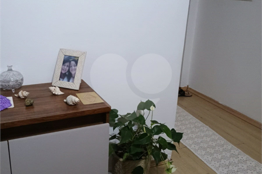Apartamento à venda com 2 quartos em Parque Maria Domitila, São Paulo, SP