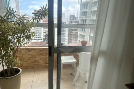 Apartamento à venda ou para alugar com 2 quartos, sendo 1 suíte,  em Guilhermina, Praia Grande, SP