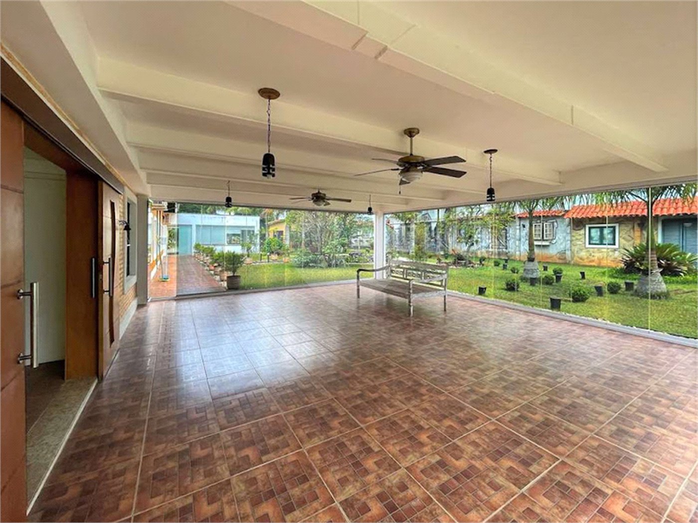 Casa à venda com 4 suítes no condomínio Miollo da Granja, Cotia - SP