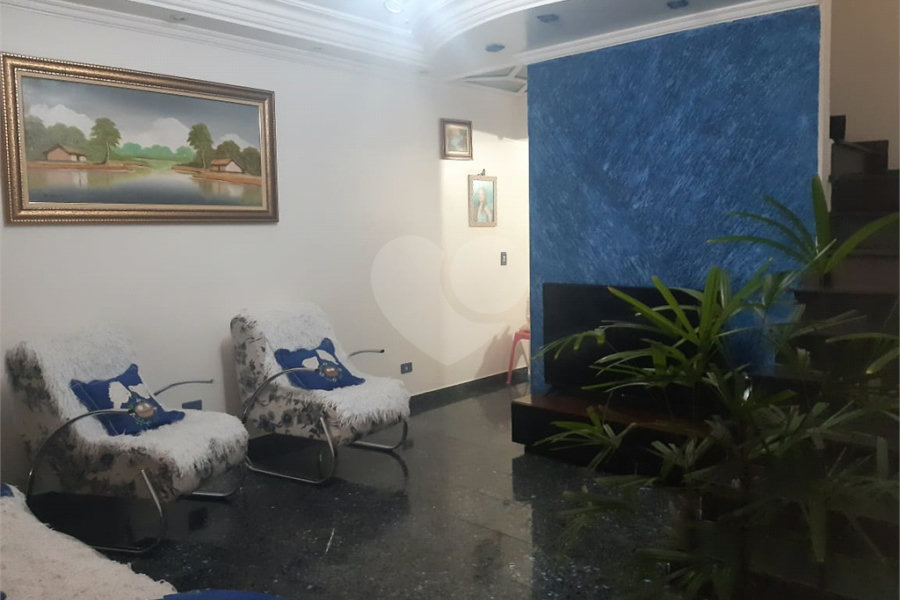 Sobrado à venda com 5 quartos, sendo 3 suítes, em Horto, São Paulo, SP