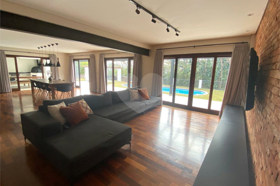 Casa à venda com 4 suítes no condomínio Gleba II, Mairiporã - SP