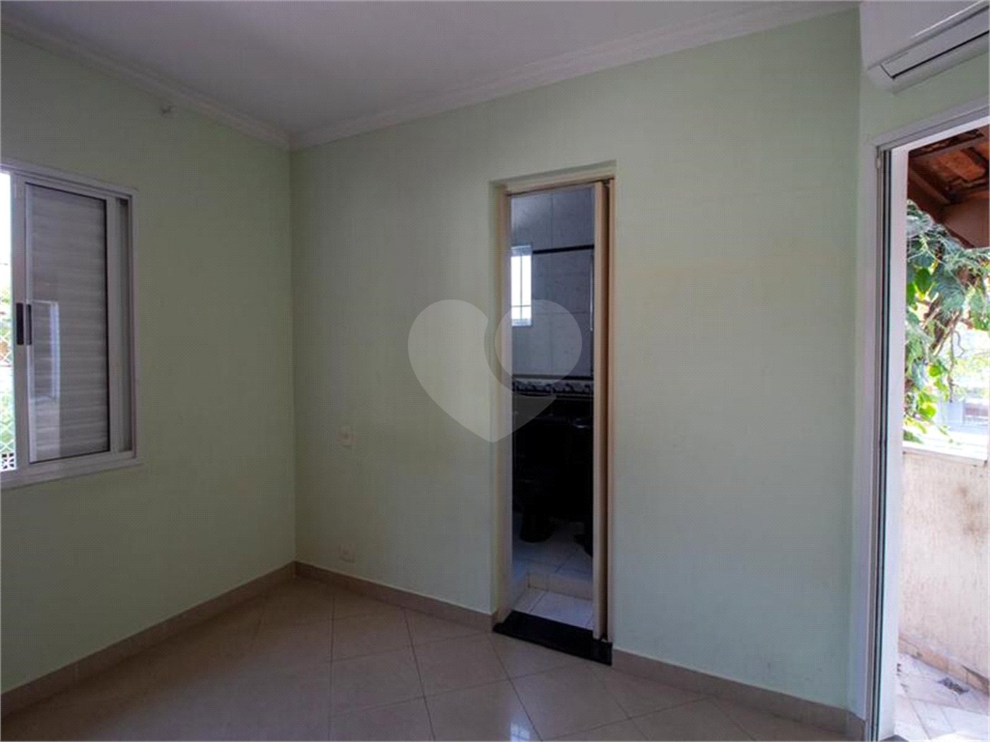 Casa à venda com 3 quartos, sendo 1 suíte, em Jardim Ester, São Paulo, SP