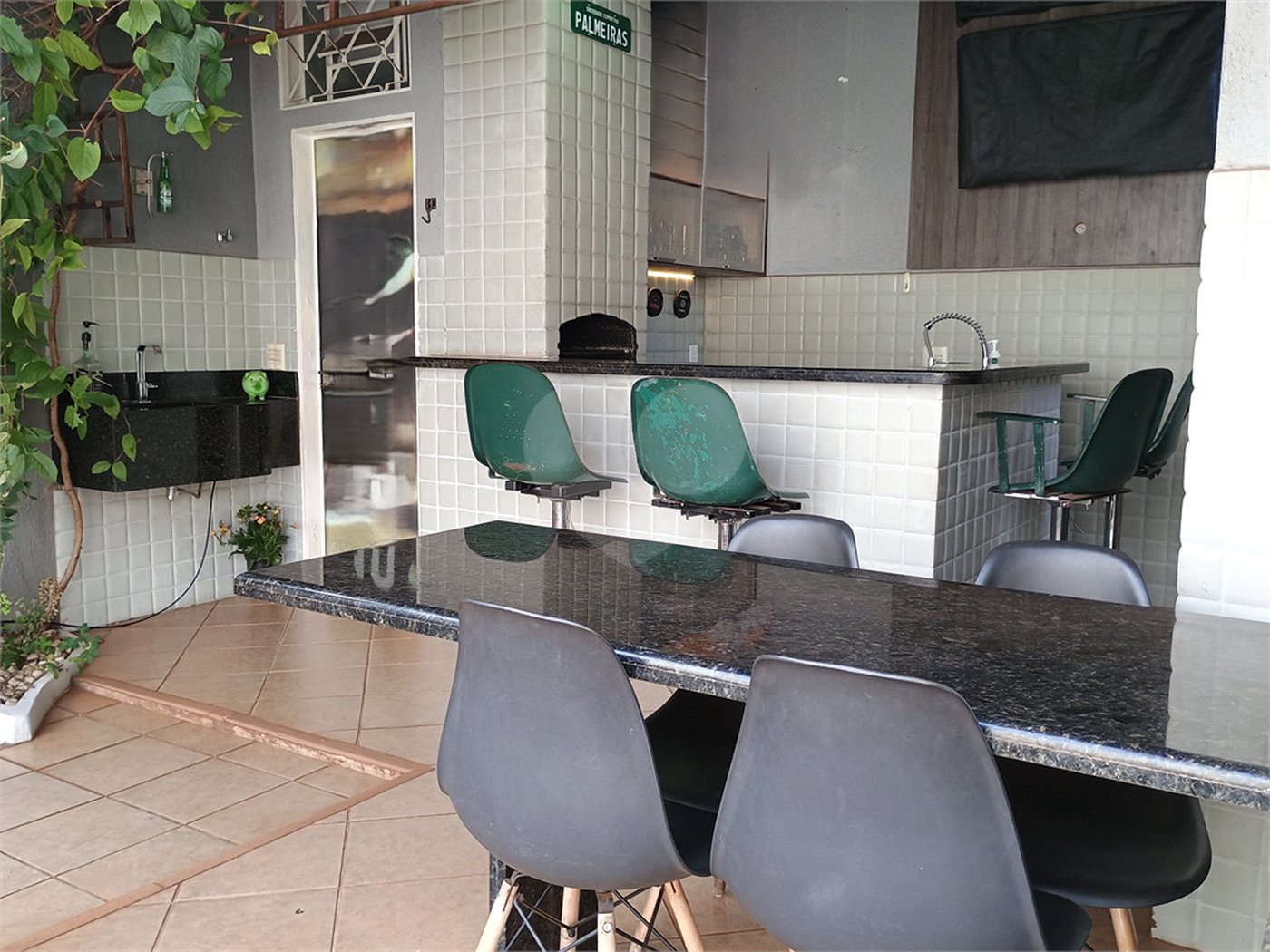 Casa à venda com 3 quartos, sendo 1 suíte, no condomínio Portal dos Pinheiros, Ribeirão Preto - SP