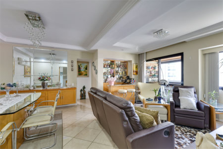 Apartamento à venda com 3 quartos, sendo 2 suítes, em Santo Amaro, São Paulo, SP