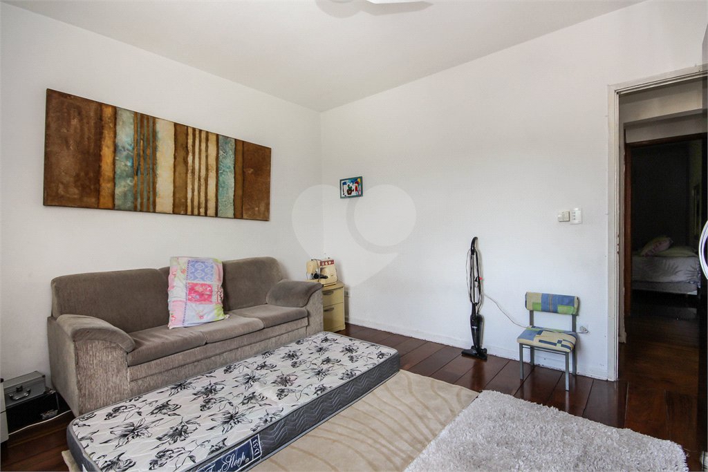 Sobrado à venda com 3 quartos, sendo 2 suítes, em Vila Clarice, São Paulo, SP