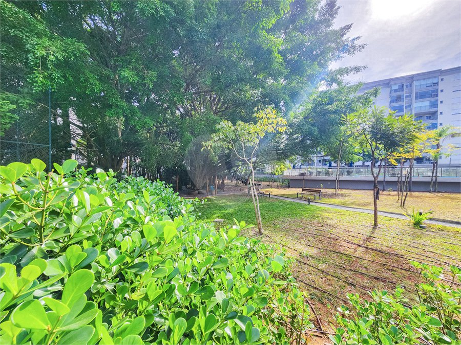 Apartamento à venda com 3 quartos, sendo 1 suíte, em Santo Amaro, São Paulo, SP