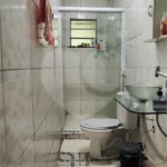 Casa à venda com 5 quartos, sendo 3 suítes, no condomínio Village Texeira Campos, Rio de Janeiro - RJ