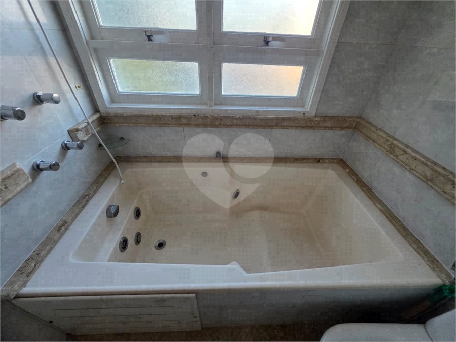 Casa à venda ou para alugar com 3 suítes no condomínio Villagio Capriccio, Louveira - SP