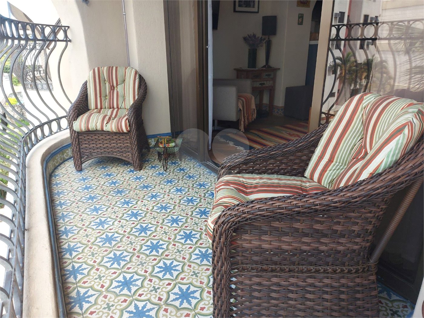 Apartamento à venda com 3 quartos, sendo 1 suíte,  em Enseada, Guarujá, SP