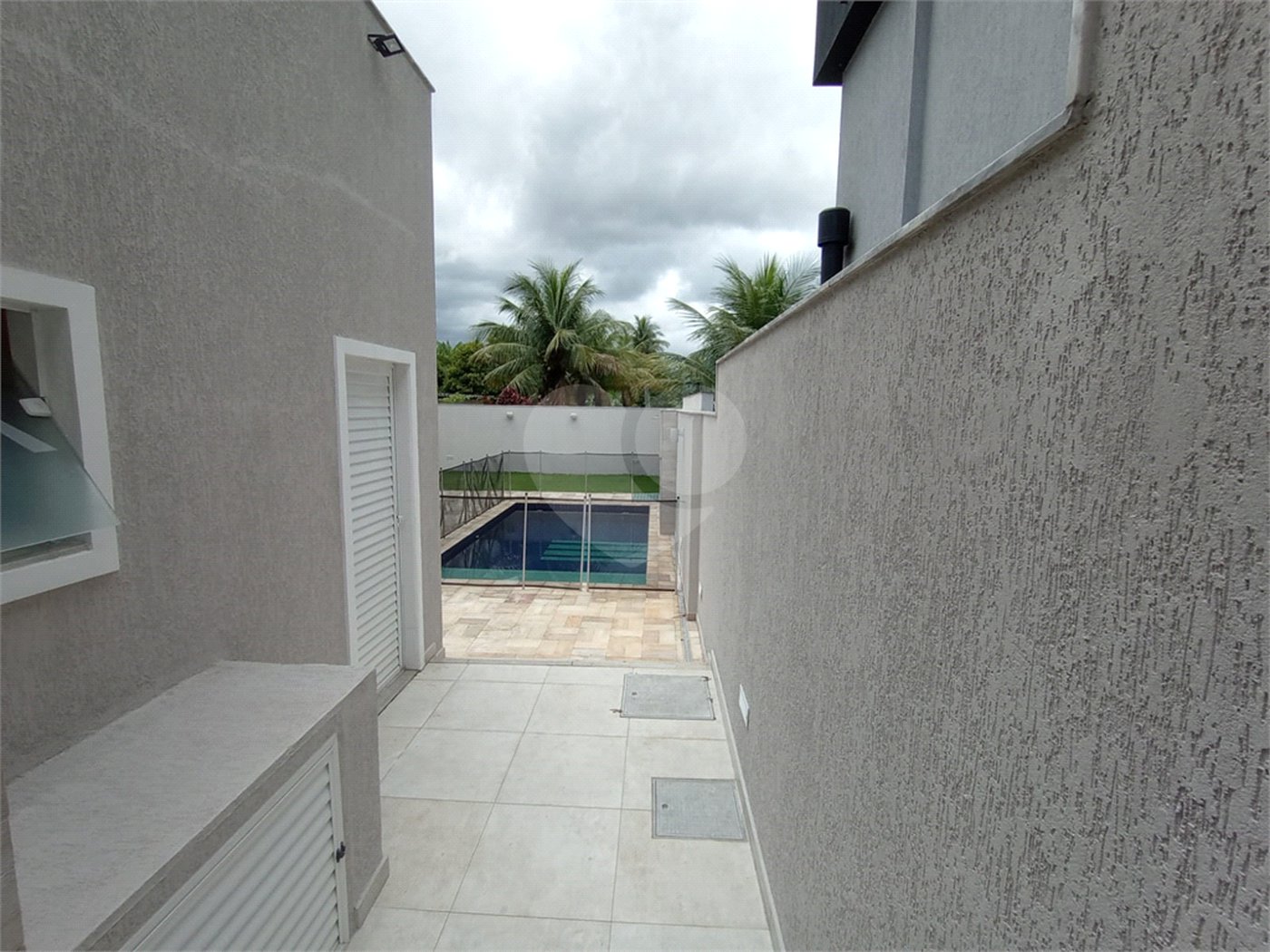 Casa à venda com 3 quartos, sendo 1 suíte, no condomínio Fazenda Cantagalo, Rio de Janeiro - RJ