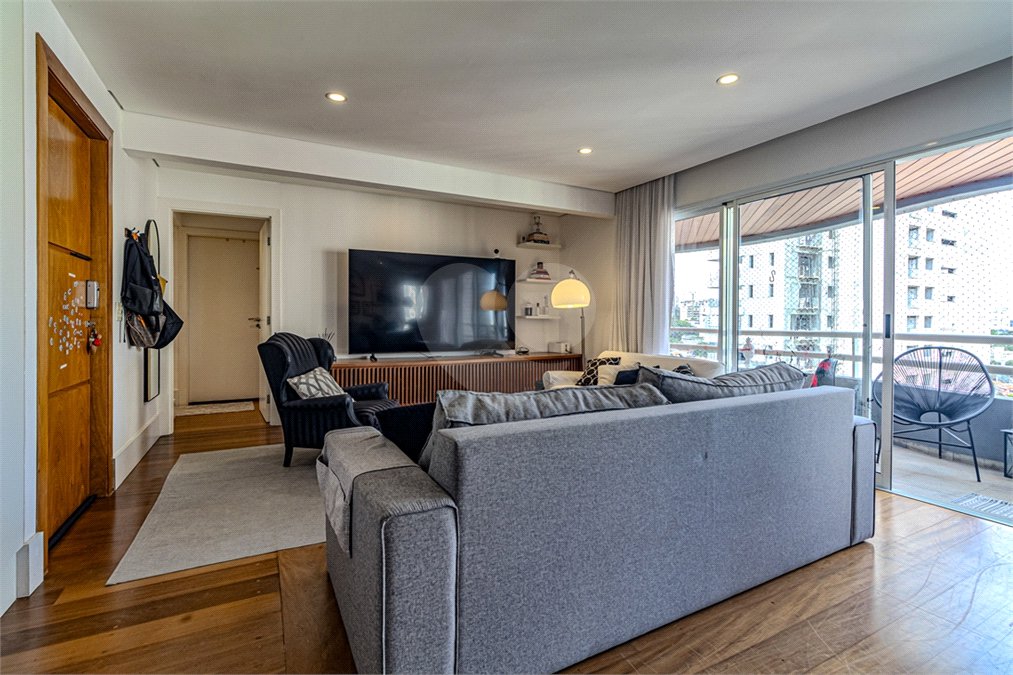 Apartamento à venda com 3 suítes em Vila Madalena, São Paulo, SP