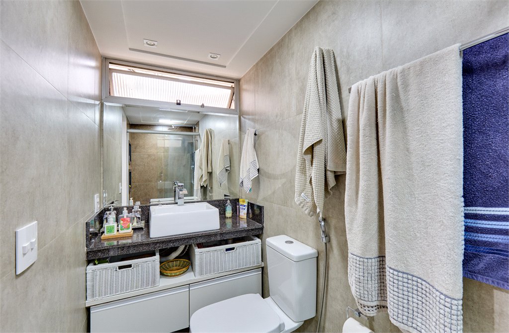 Apartamento à venda com 3 quartos, sendo 1 suíte, em Vila Olímpia, São Paulo, SP