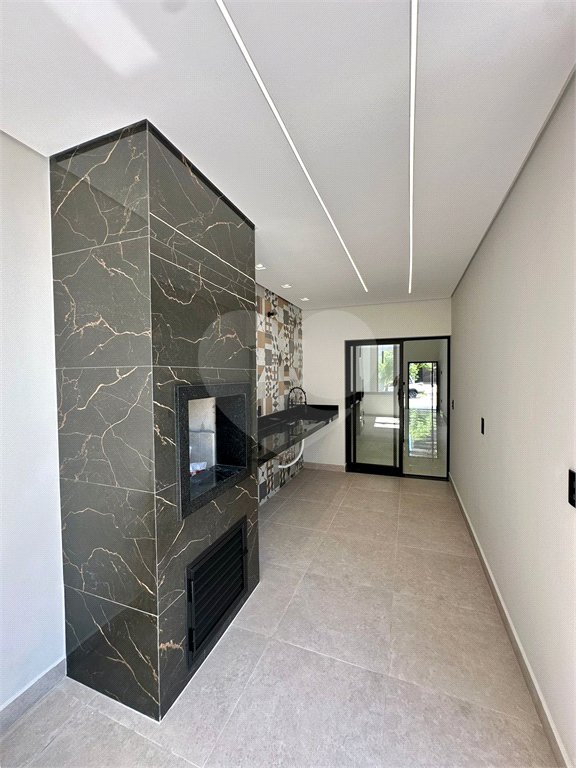 Casa à venda com 3 quartos, sendo 1 suíte, no condomínio Horto Florestal Villagio, Sorocaba - SP