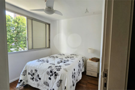 Apartamento à venda com 3 quartos, sendo 1 suíte, em Moema, São Paulo, SP