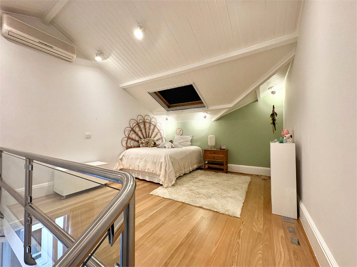 Casa à venda com 5 quartos, sendo 4 suítes, no condomínio Pignatari, São Paulo - SP