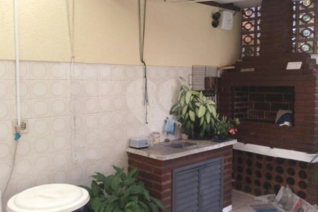 Sobrado à venda com 3 quartos, sendo 1 suíte, em Jardim Aeroporto, São Paulo, SP