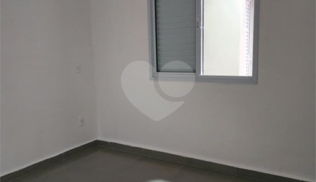 Casa à venda com 2 quartos, sendo 1 suíte,  no condomínio Residencial Sanches, São Paulo - SP