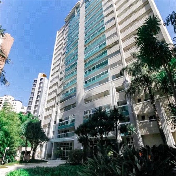 Apartamento à venda com 3 suítes em Vila Suzana, São Paulo, SP
