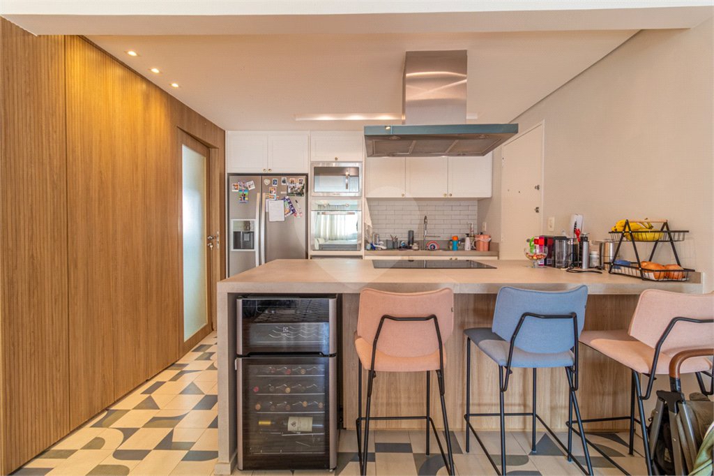 Apartamento à venda com 3 quartos, sendo 1 suíte, em Moema, São Paulo, SP