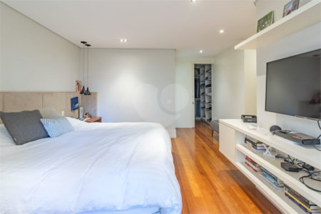 Apartamento à venda com 4 quartos, sendo 3 suítes, em Santa Cecília, São Paulo, SP